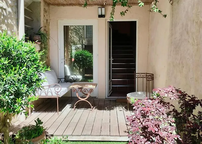 La Magnanerie Coloree.